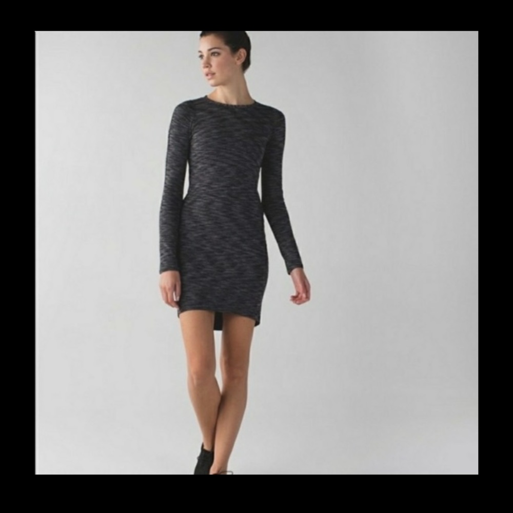 Marled green Lululemon  and go where dress size 8